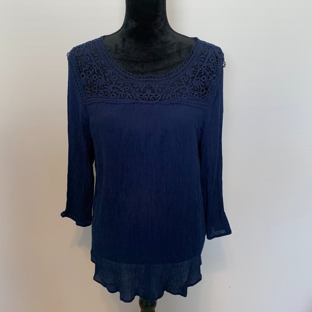 ST JOHN'S BAY 3/4 SLEEVE PULLOVER BLOUSE